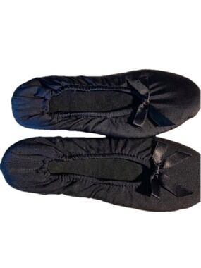🔒 10 items for $20 - Satin slippers with leather soles 8/9
